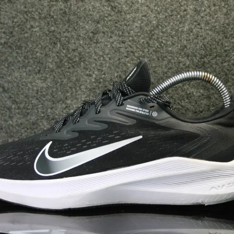 NIKE ZOOM WINFLOW 7