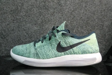 NIKE LUNAR EPIC LOW FLYKNITE 2