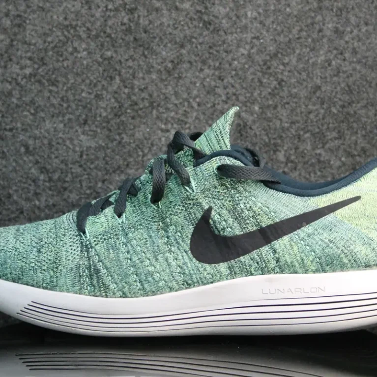 NIKE LUNAR EPIC LOW FLYKNITE 2
