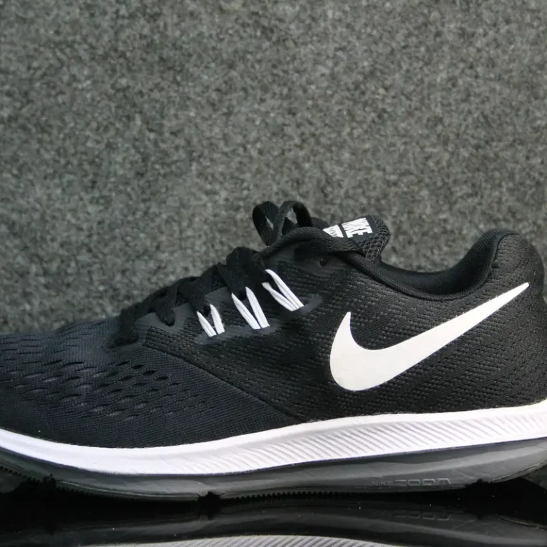 NIKE ZOOM WINFLO 4