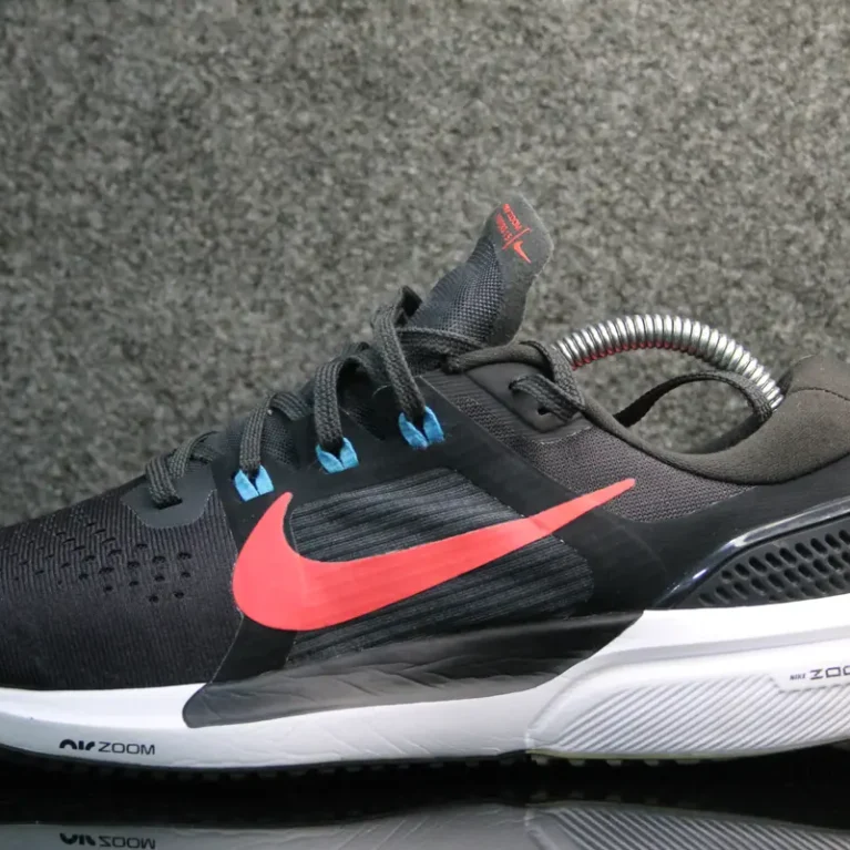 NIKE AIRZOOM VOMERO 15