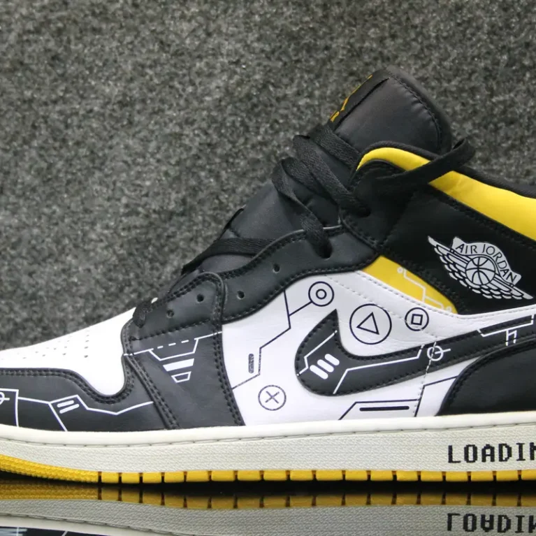 NIKE AIR JORDAN 1 MID SNEAKER