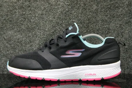 SKETCHERS WOMENS GORUN CONSISTENT TRACEUR