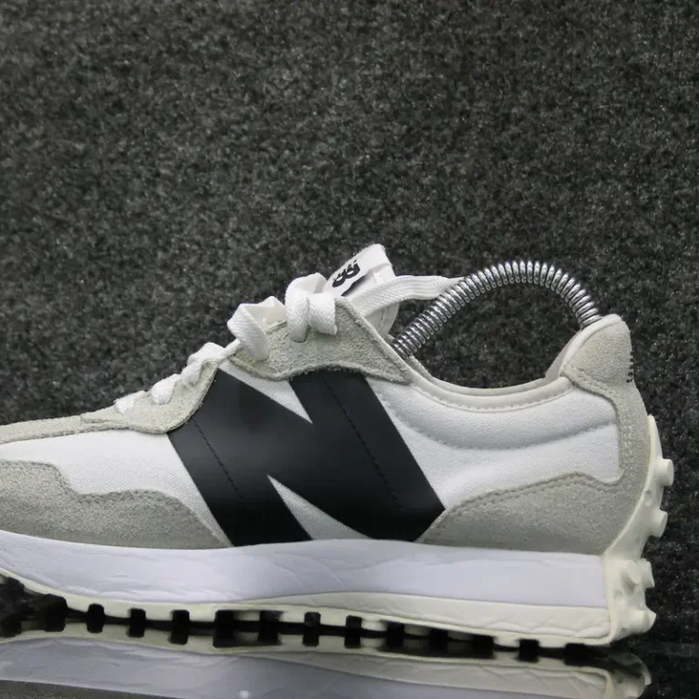 NEW BALANCE 327 SNEAKER